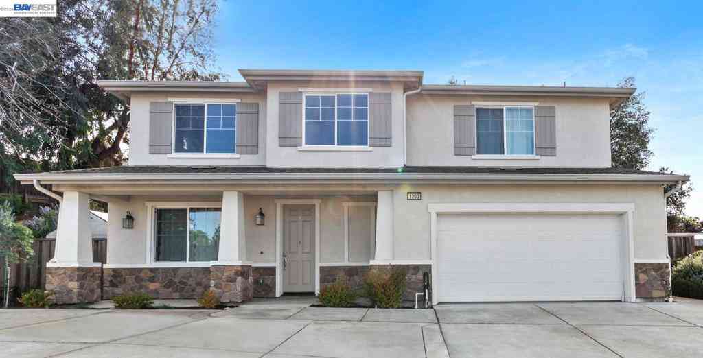 Homes For Sale - 1200 Stonecrest Ln<br/> Concord, CA 94518