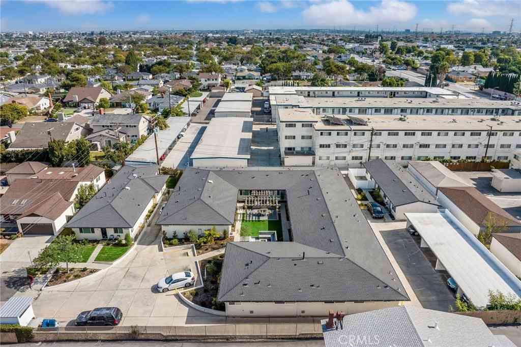 Homes For Sale - 17302 Ermanita<br/> Los Angeles County, Torrance, CA 90504