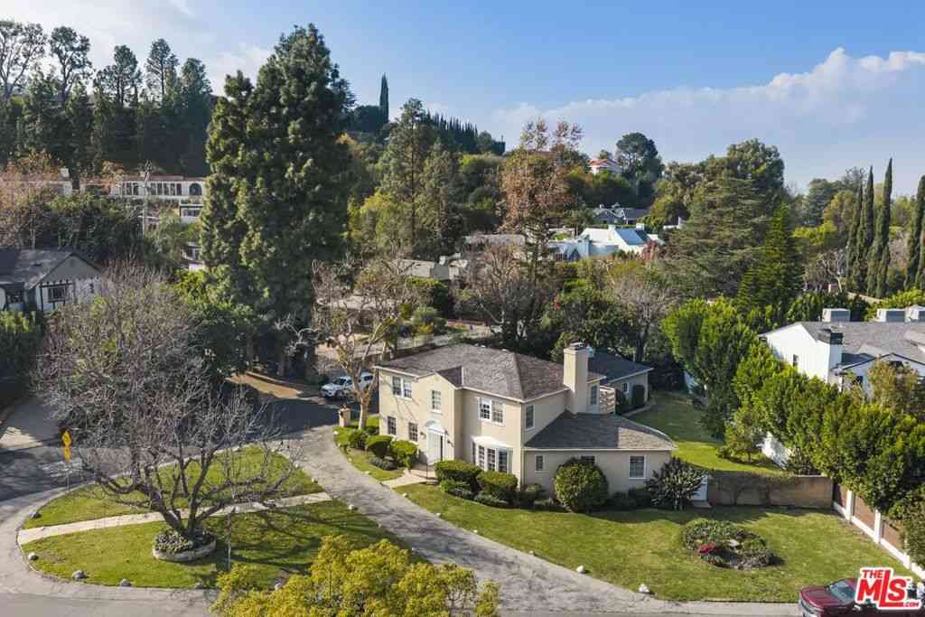 Homes For Sale - 3920 Longridge Avenue<br/> Sherman Oaks, CA 91423