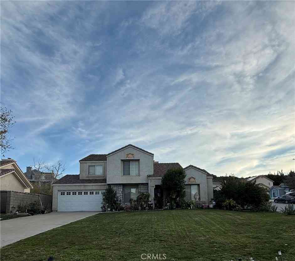 Homes For Sale - 1328 Leopard Court<br/> Palmdale, CA 93551