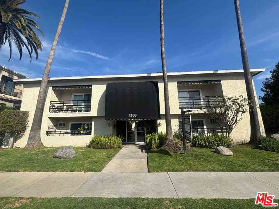 Homes For Sale - 4300 Tujunga Avenue<br/> Studio City, CA 91604