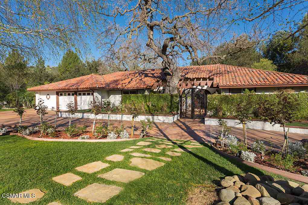 Homes For Sale - 4090 Cresthaven Drive<br/> Thousand Oaks, CA 91362