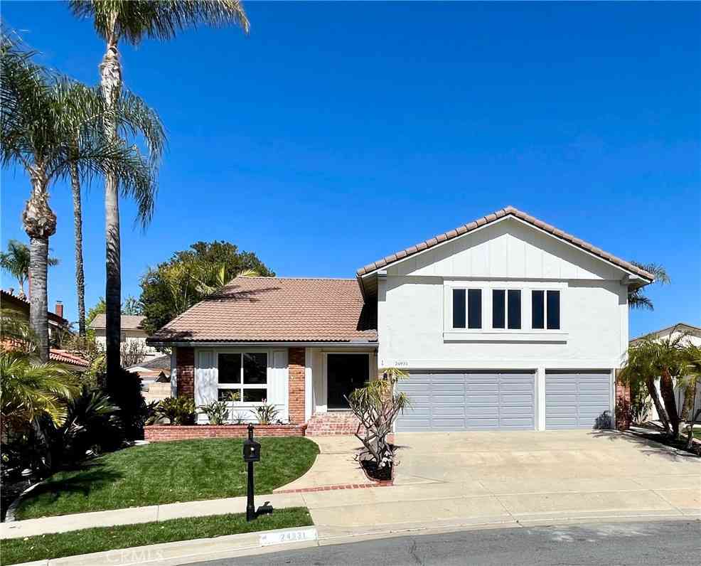 Homes For Sale - 24931 Avenida Libre<br/> Lake Forest, CA 92630