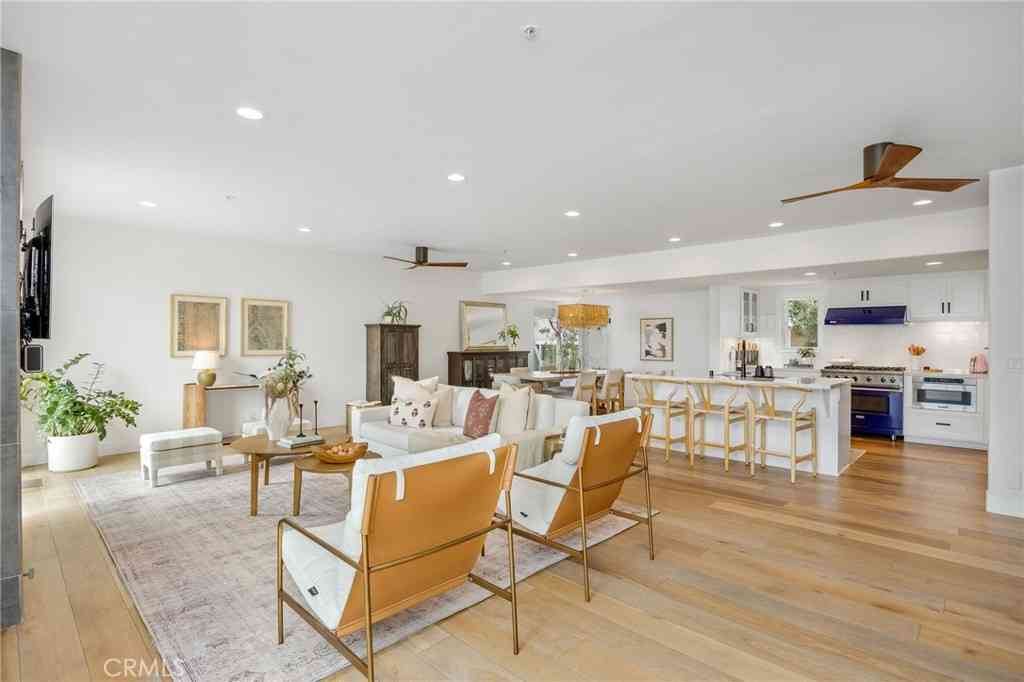 Townhouse For Sale - 647 2nd<br/> Hermosa Beach, CA 90254