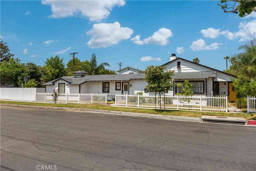 Homes For Sale - 4901 Ethel Avenue<br/> Sherman Oaks, CA 91423