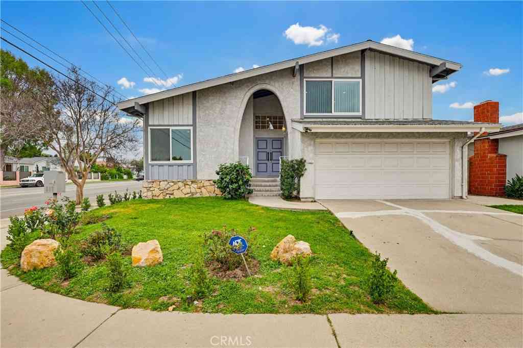 Homes For Rent - 18102 Hatteras<br/> Tarzana, CA 91356