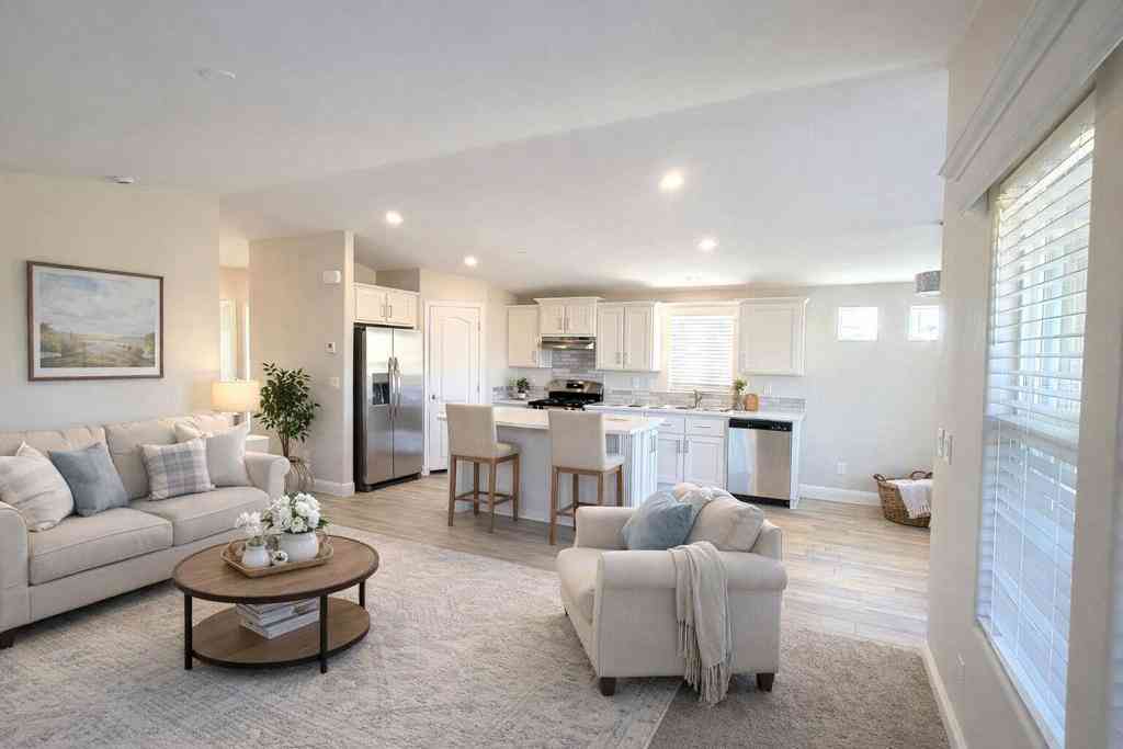 Mobile Home For Sale - 73296 Broadmoor Drive<br/> Thousand Palms, CA 92276