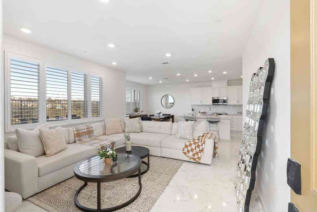Townhouse For Sale - 821 Mateo Street #1<br/> Chula Vista, CA 91911