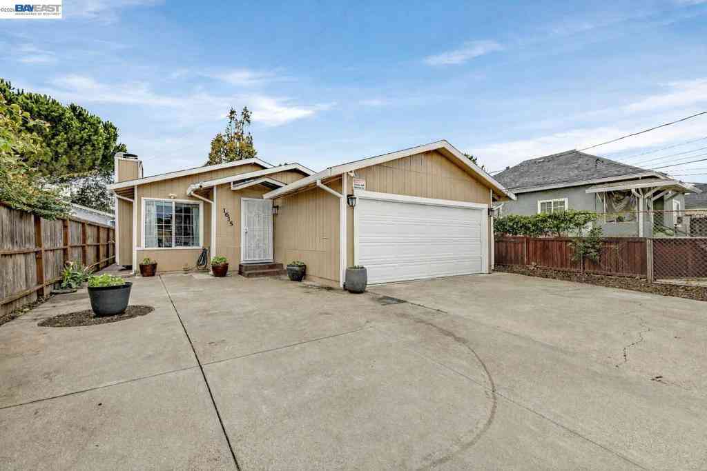 Homes For Sale - 1615 85th Ave<br/> Oakland, CA 94621