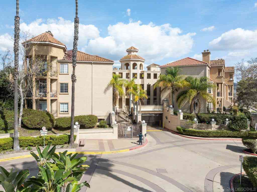 Condo For Sale - 580 Camino De La Reina #321<br/> San Diego, CA 92108