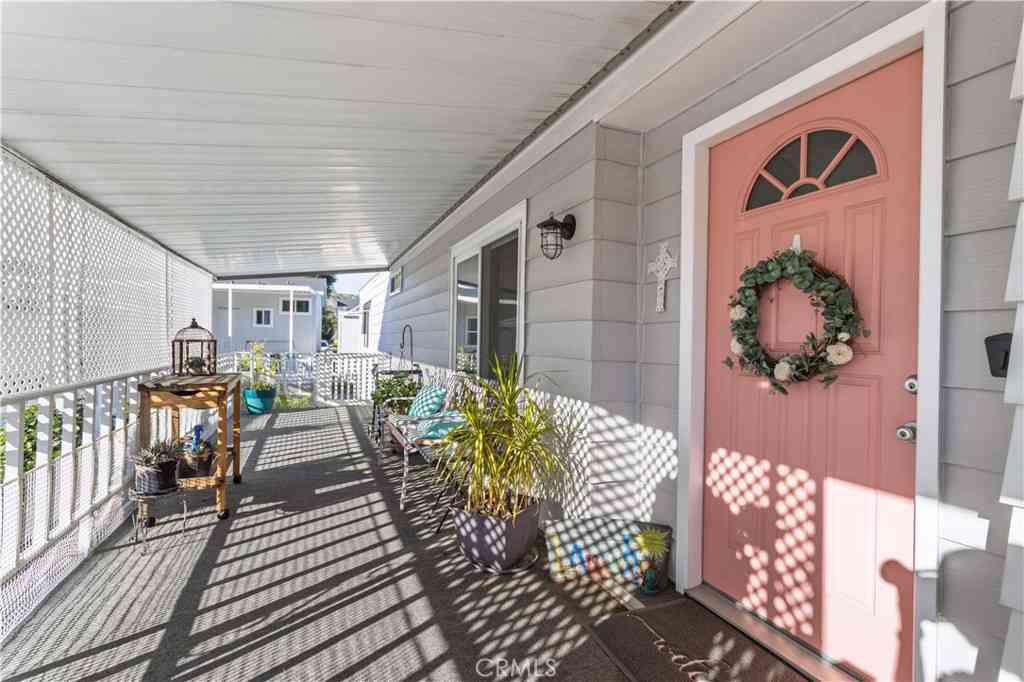 Mobile Home For Sale - 21315 Jimpson Way<br/> Canyon Country, CA 91351