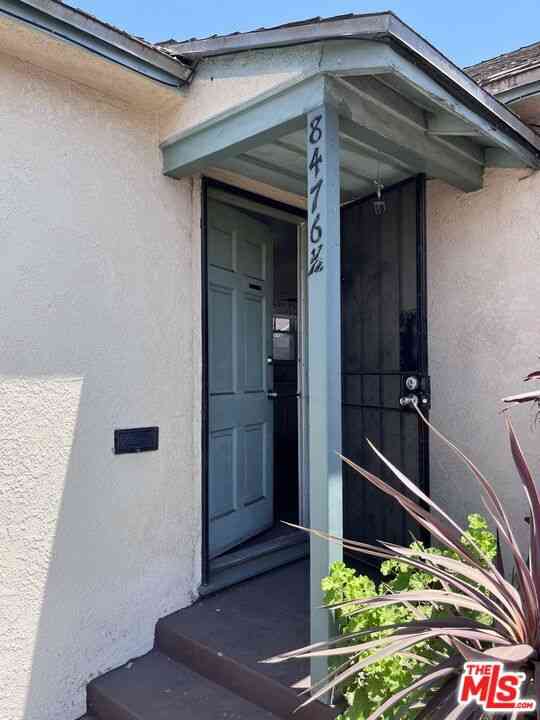 Condo For Rent - 8472 S Main Street #8476 1/2<br/> Los Angeles, CA 90003
