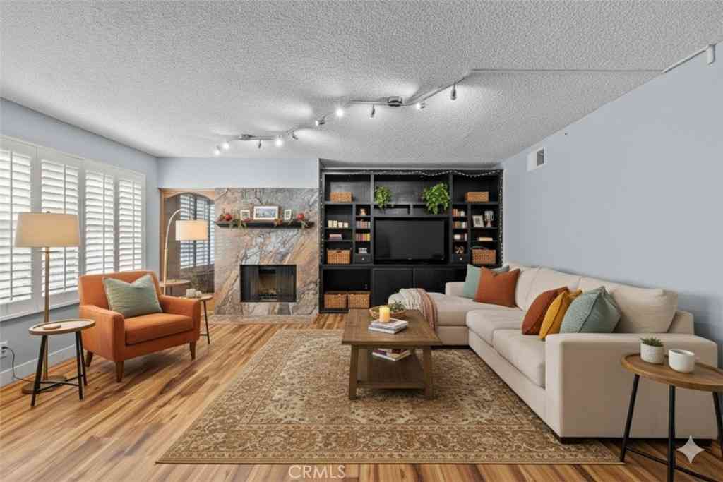 Townhouse For Sale - 42805 15th W<br/> Lancaster, CA 93534