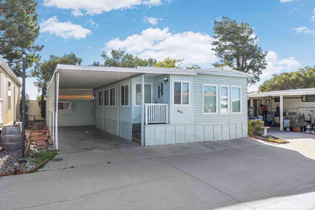 Mobile Home For Sale - 842 Acorn<br/> San Jacinto, CA 92583