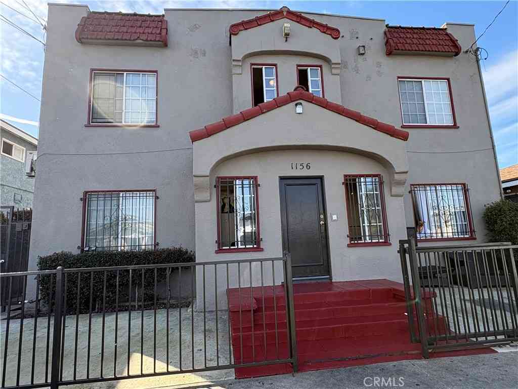 Apartment For Rent - 1156 E 17th<br/> Long Beach, CA 90813