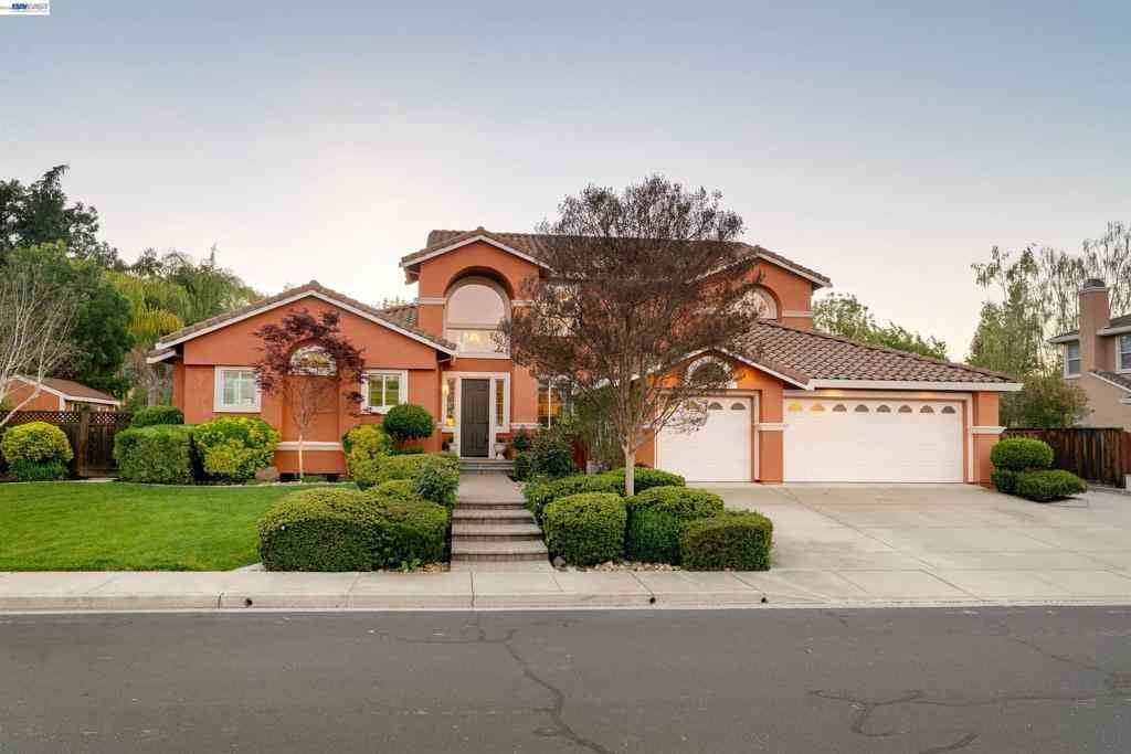 Homes For Sale - 1635 Embassy Cir<br/> Livermore, CA 94550