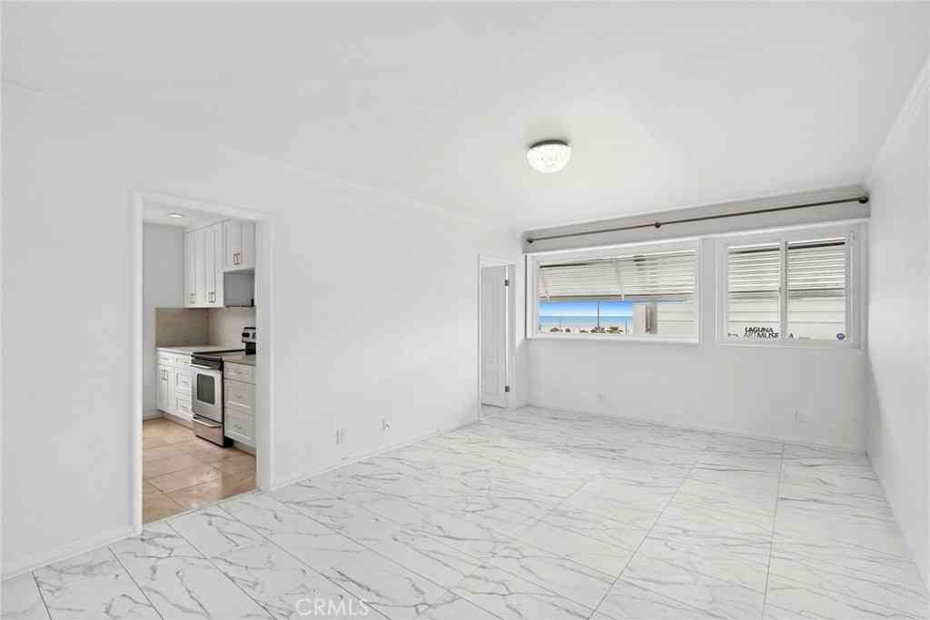 Condo For Rent - 245 Aster Street #7<br/> Laguna Beach, CA 92651