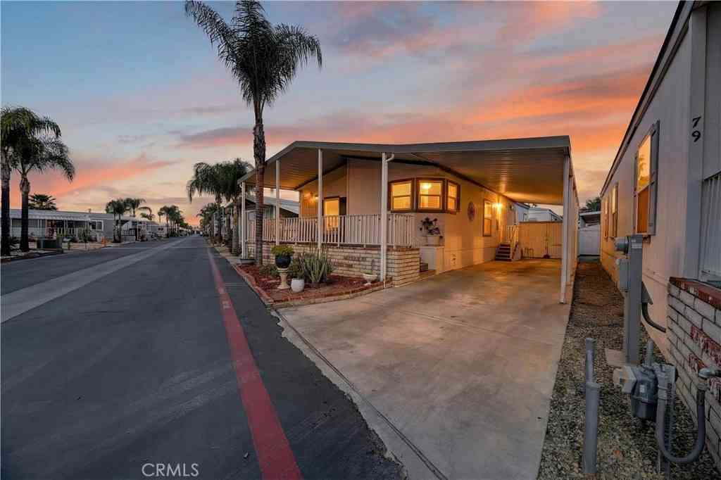 Mobile Home For Sale - 1445 W Florida #78<br/> Hemet, CA 92543