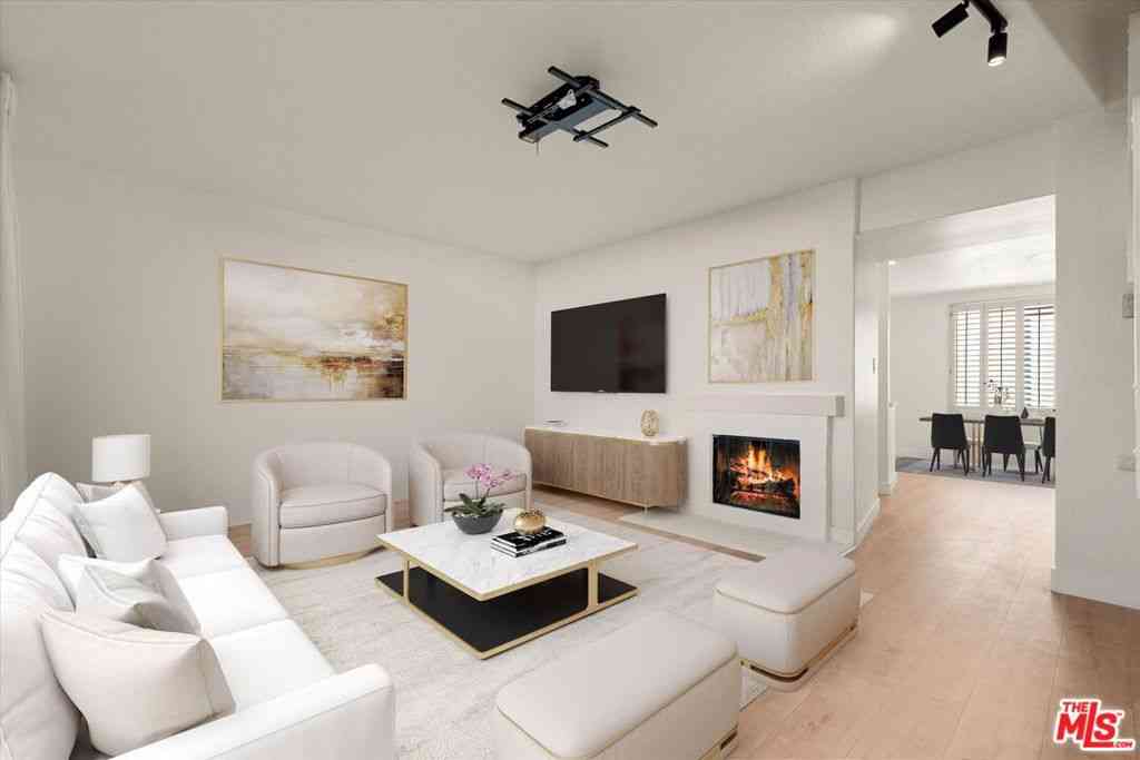 Condo For Sale - 621 California Avenue #2<br/> Santa Monica, CA 90403