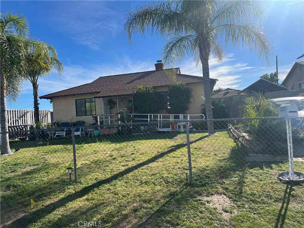 Homes For Sale - 1233 W Lynwood<br/> San Bernardino, CA 92405