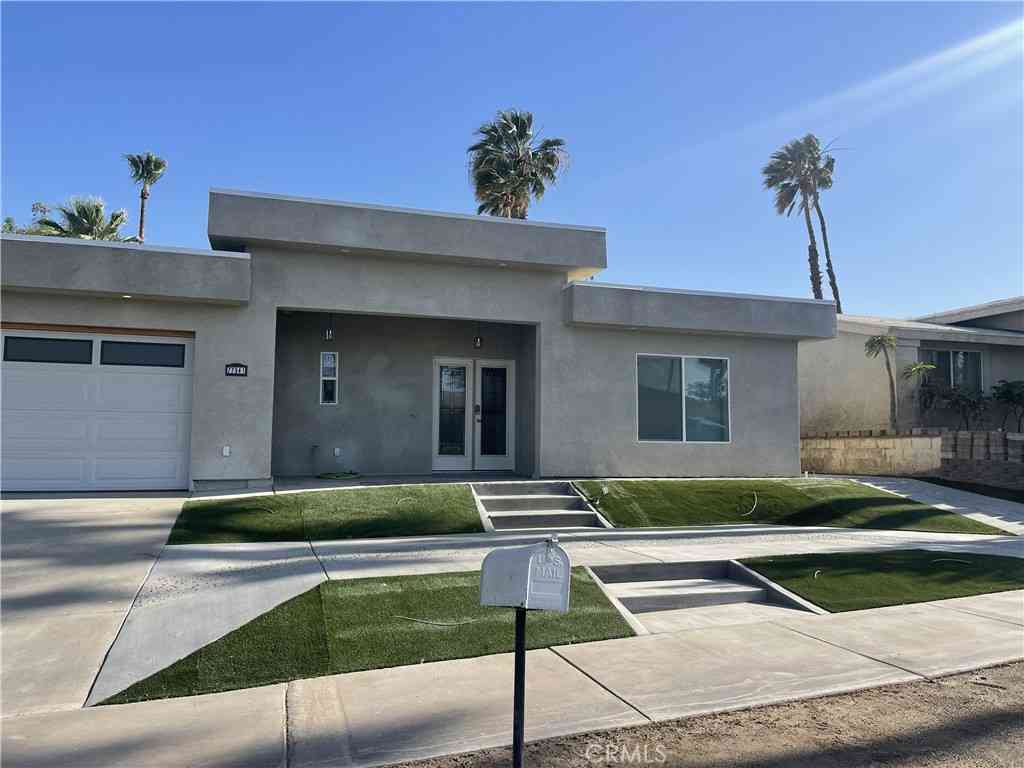 Homes For Sale - 77541 Edinborough<br/> Palm Desert, CA 92211