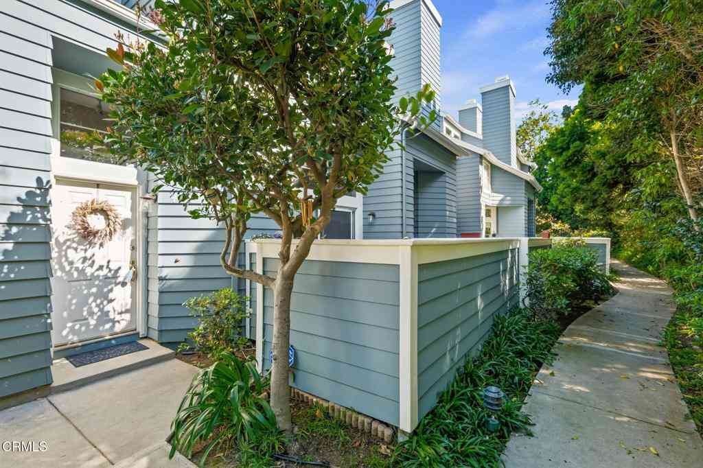Condo For Sale - 4916 Berlioz Street<br/> Ventura County, Ventura, CA 93003