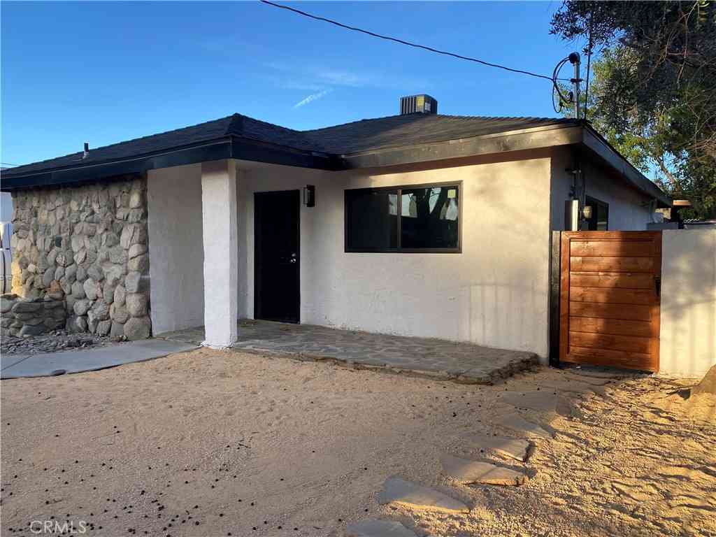 Homes For Sale - 1215-1217 Woodworth<br/> San Fernando, CA 91340
