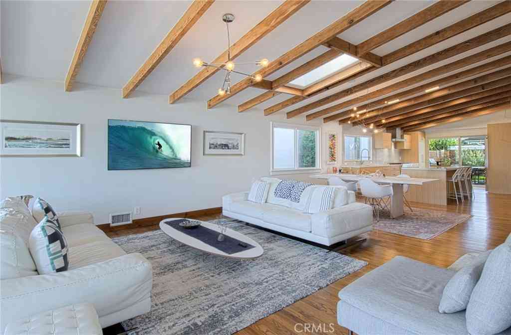 Homes For Rent - 308 Poppy Avenue<br/> Corona Del Mar, CA 92625