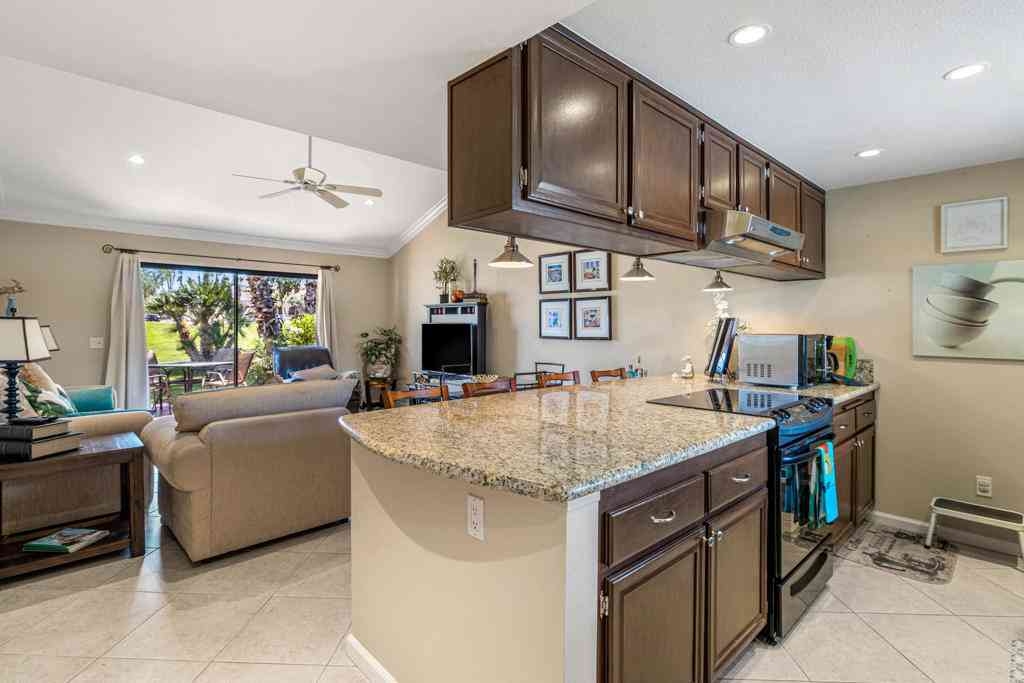 Condo For Sale - 40752 Sea Island Lane<br/> Palm Desert, CA 92211