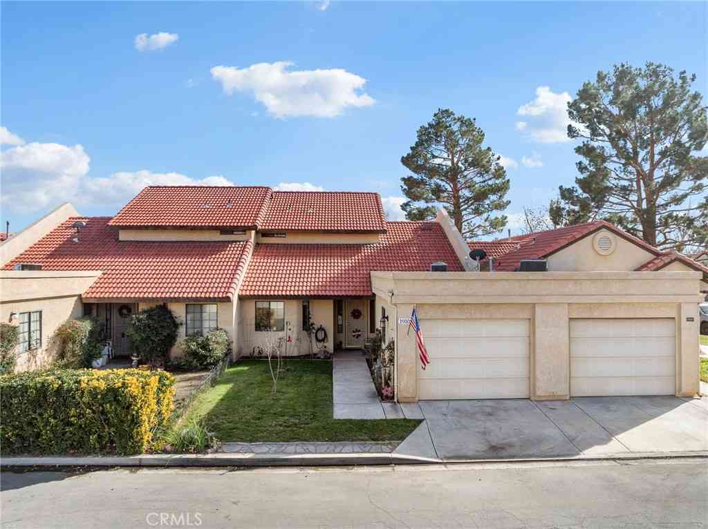 Homes For Sale - 19103 Frances<br/> Apple Valley, CA 92308