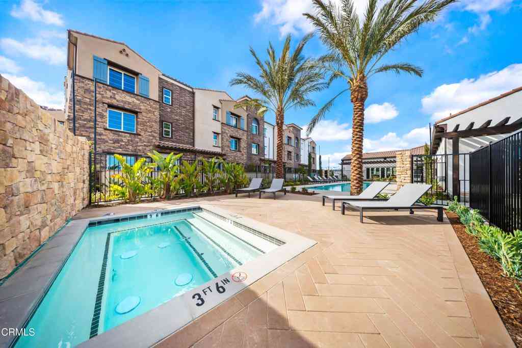Condo For Sale - 2862 Via Descanso<br/> Camarillo, CA 93012