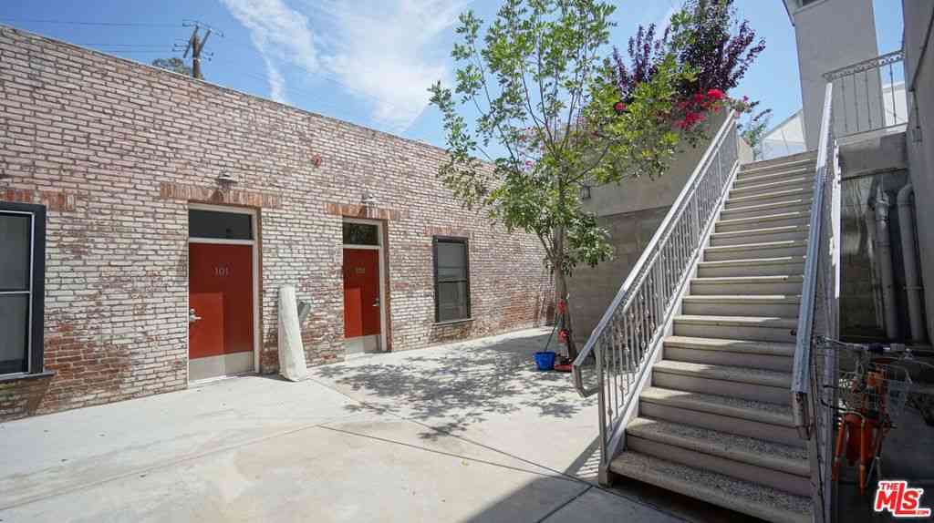 Condo For Rent - 922 W 23rd Street #103<br/> Los Angeles, CA 90007