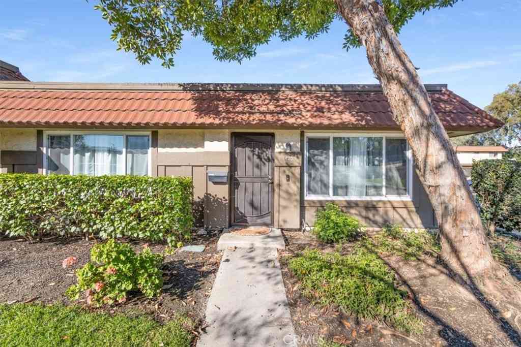 Homes For Sale - 1425 N Parkhaven<br/> Anaheim, CA 92801