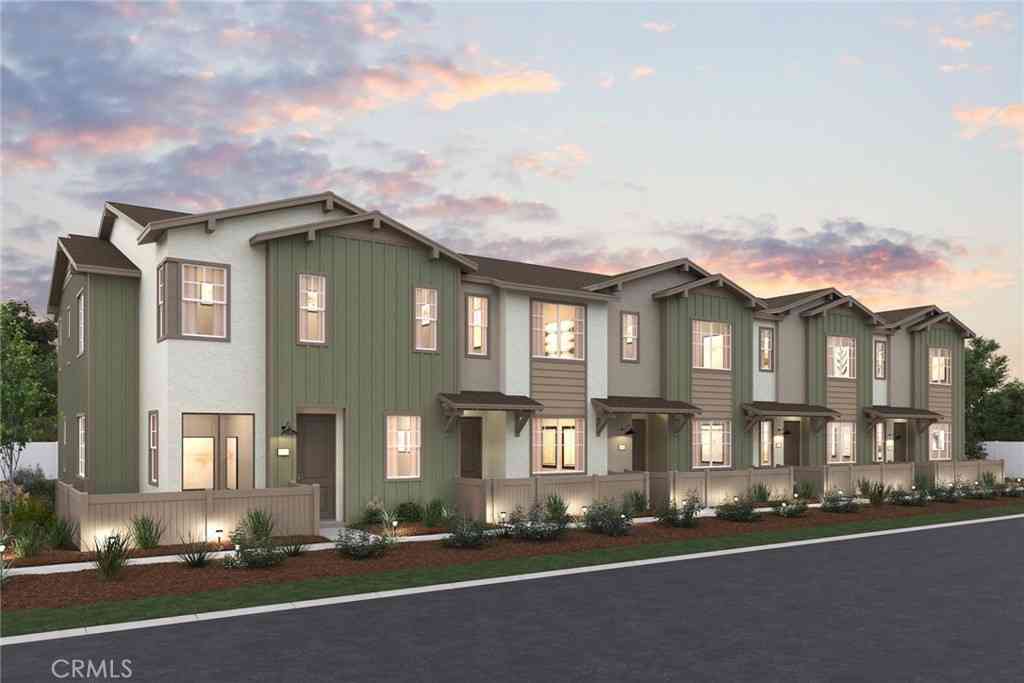 Condo For Sale - 9821 Crossbay Loop #901<br/> Jurupa Valley, CA 92509