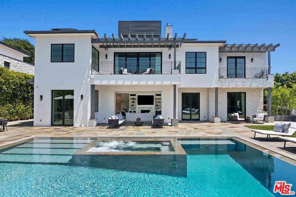 Homes For Sale - 1545 Amalfi Drive<br/> Pacific Palisades, CA 90272