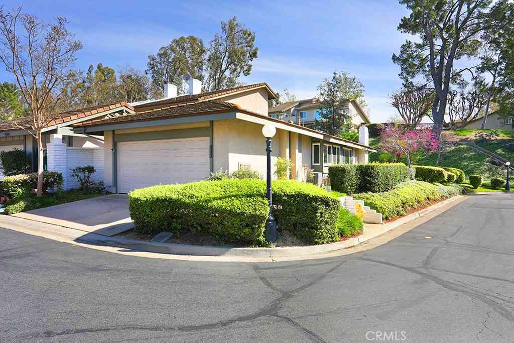 Homes For Sale - 6520 E Paseo El Greco<br/> Anaheim, CA 92807