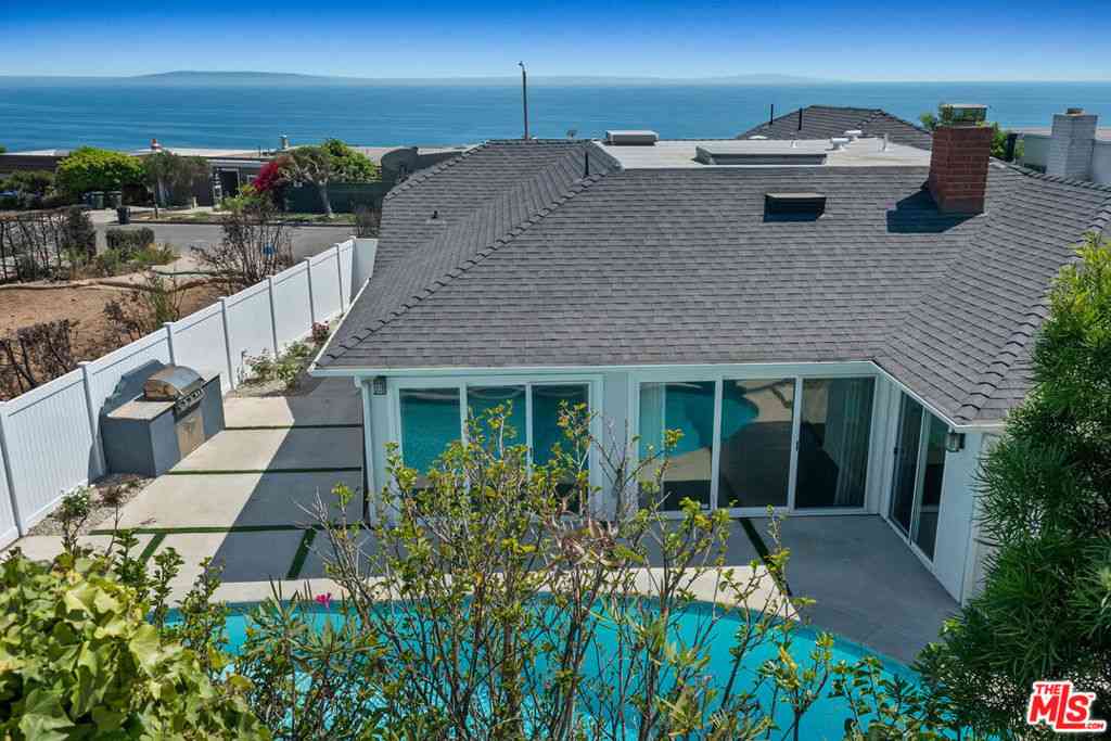 Homes For Rent - 18133 Wakecrest Drive<br/> Malibu, CA 90265