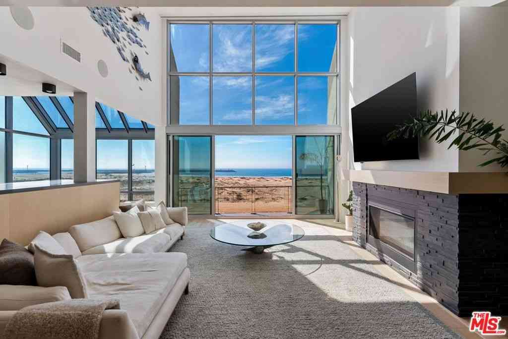 Condo For Sale - 5205 Ocean Front Walk #301<br/> Marina Del Rey, CA 90292