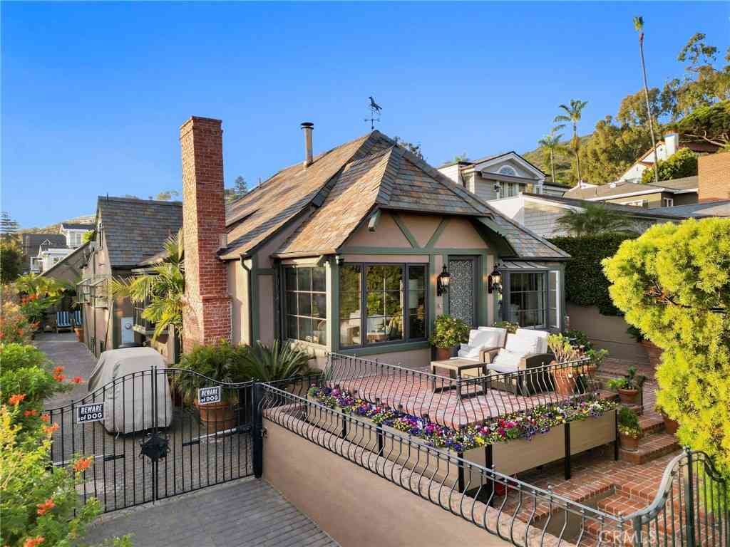 Homes For Rent - 486 Holly Street<br/> Laguna Beach, CA 92651