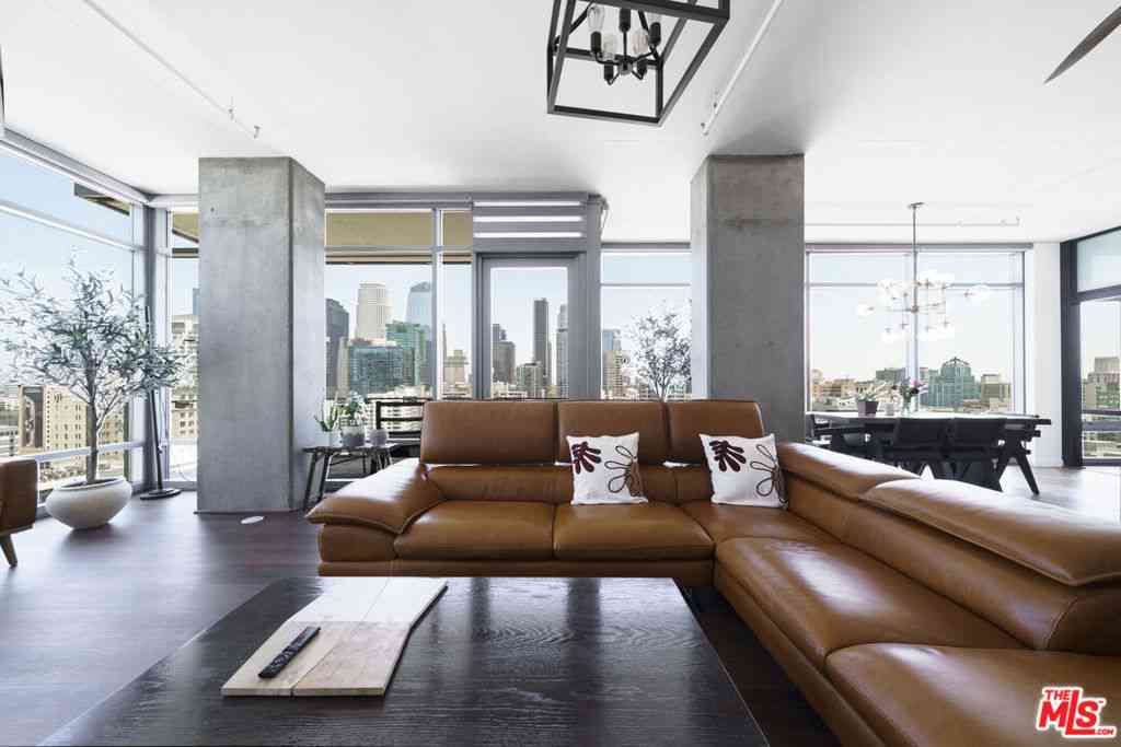 Condo For Sale - 1100 S Hope Street #1516<br/> Los Angeles, CA 90015