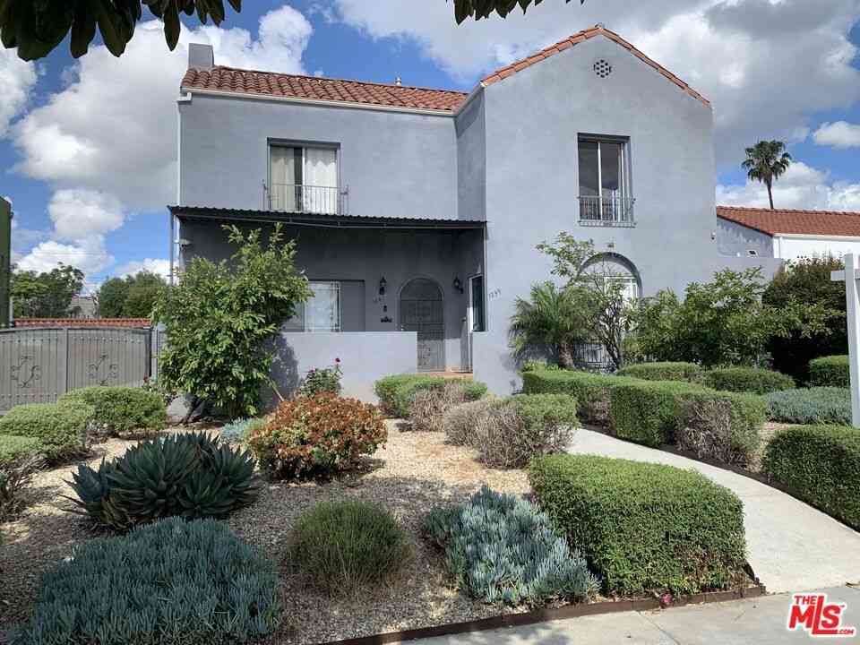 Condo For Rent - 1239 S Hudson Avenue<br/> Los Angeles, CA 90019