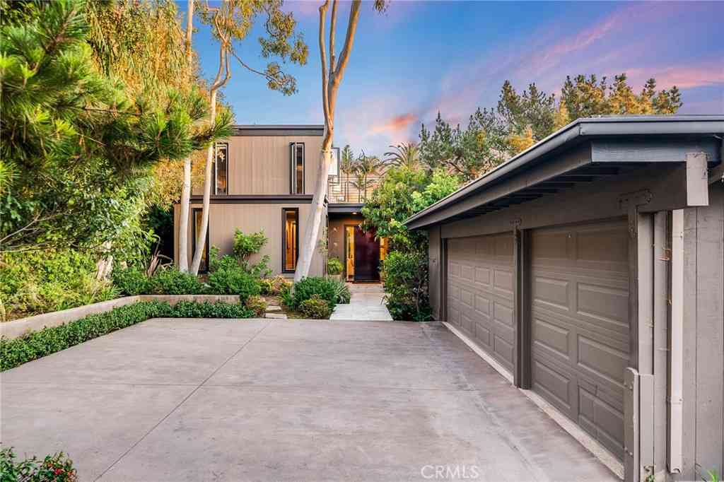 Homes For Sale - 31511 West Street<br/> Laguna Beach, CA 92651