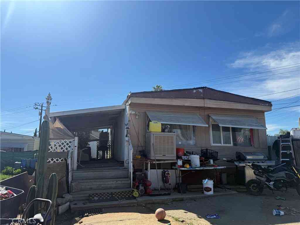 Mobile Home For Sale - 548 Bond<br/> Perris, CA 92570