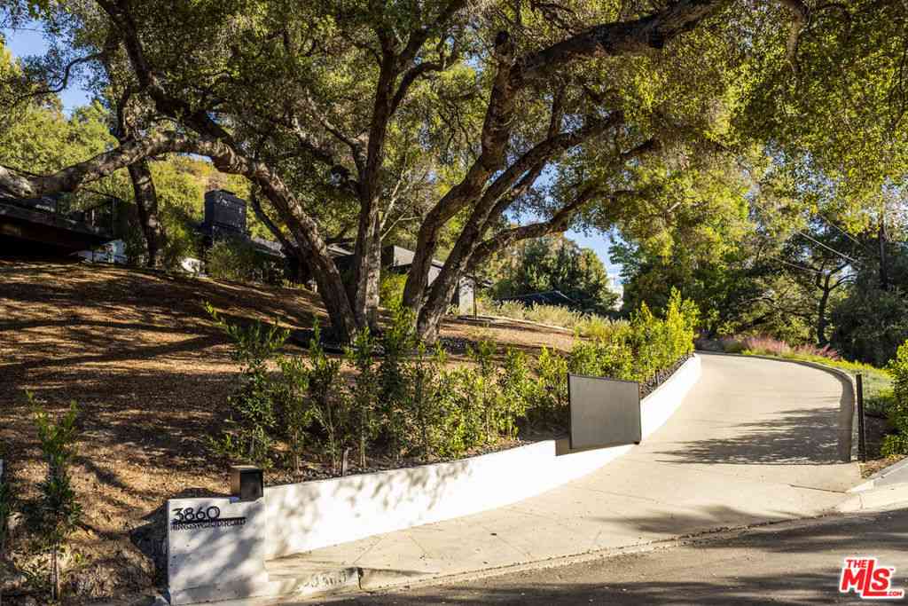 Homes For Sale - 3860 Kingswood Road<br/> Sherman Oaks, CA 91403