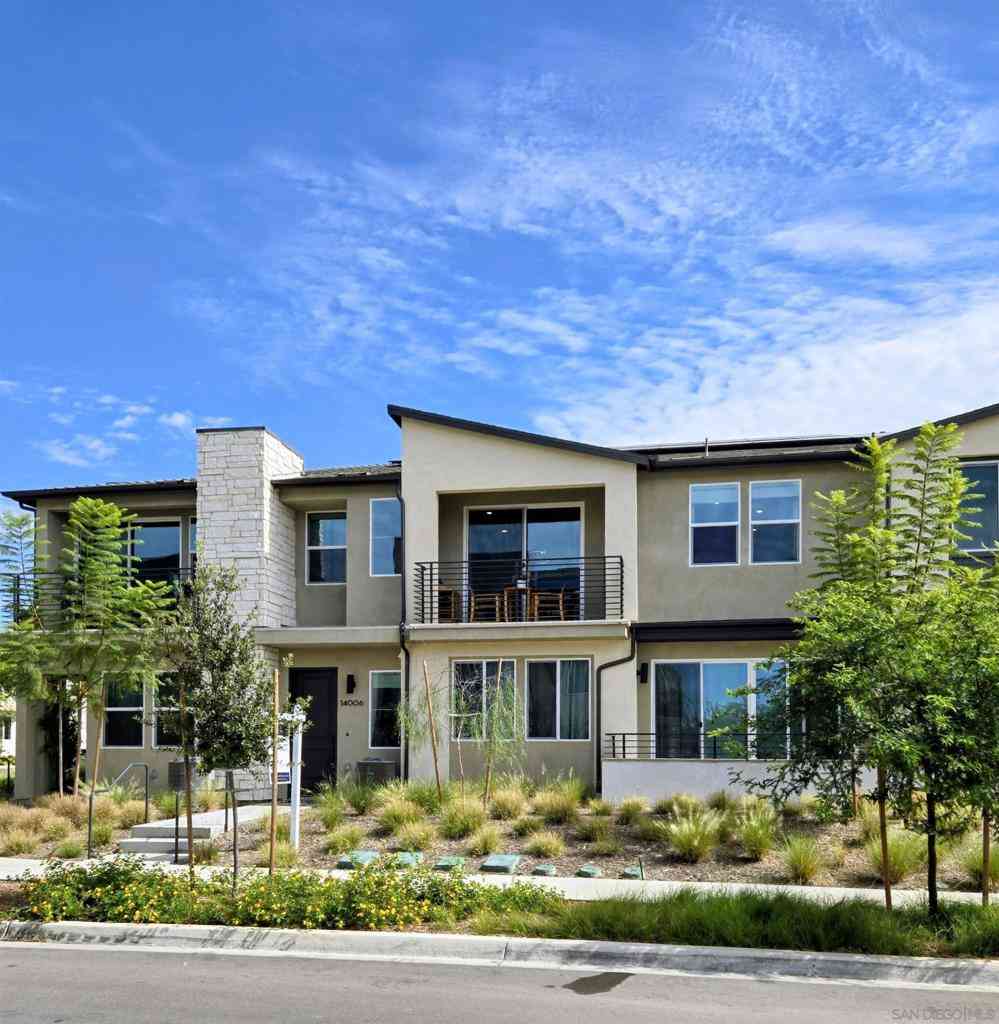 Condo For Sale - 14006 Lumurine Way<br/> San Diego, CA 92126