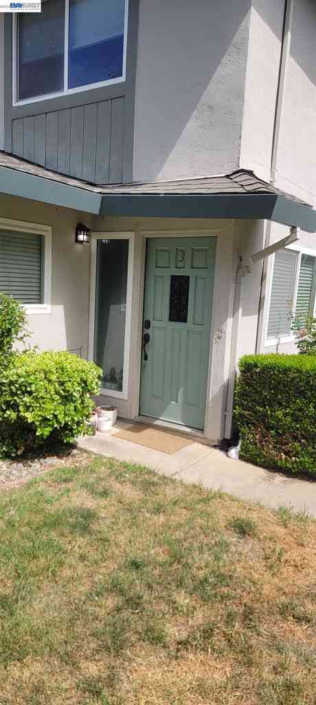 Condo For Sale - 2341 Foothill Rd #3<br/> Pleasanton, CA 94588