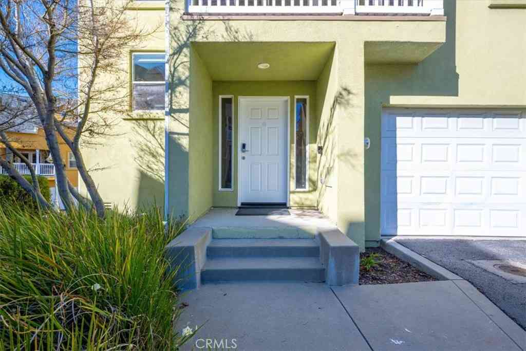 Townhouse For Sale - 1144 Walnut #11<br/> San Luis Obispo, CA 93401