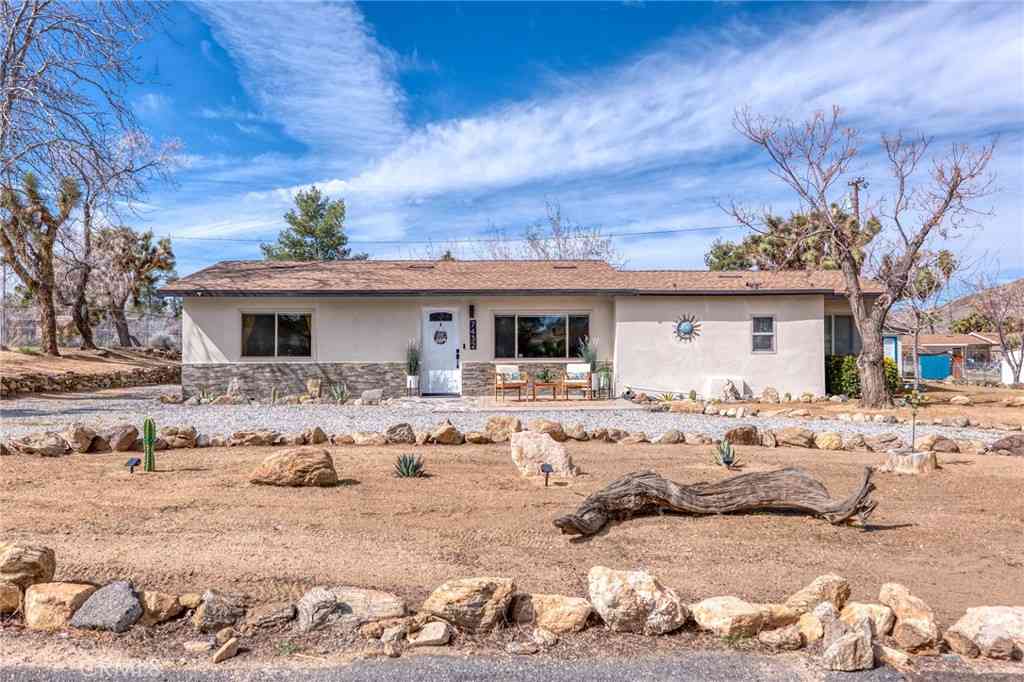 Homes For Sale - 7432 Dumosa<br/> Yucca Valley, CA 92284
