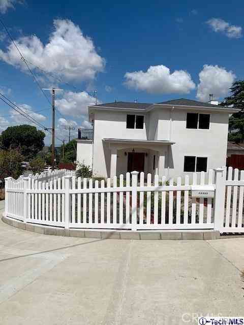 Homes For Rent - 10303 Pinyon Avenue<br/> Tujunga, CA 91042