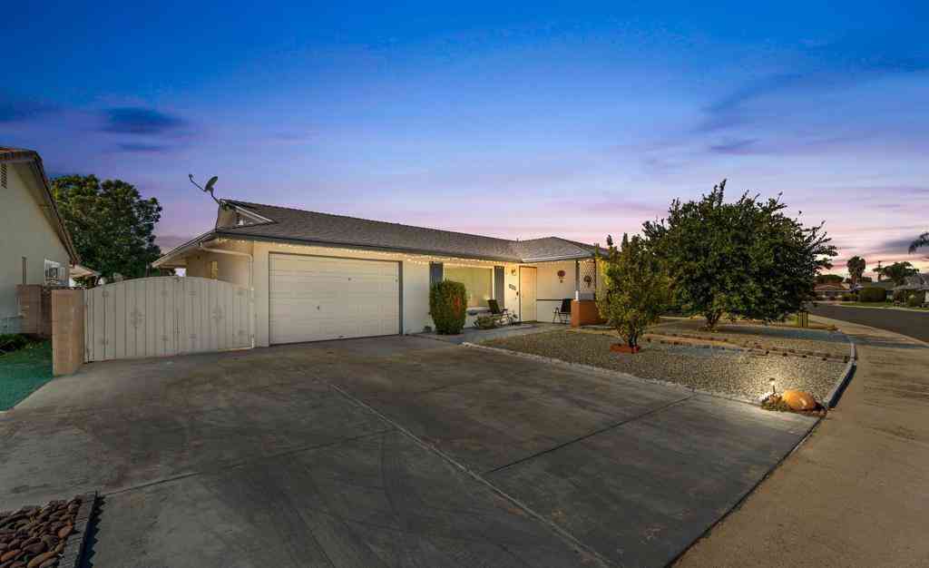 Homes For Sale - 381 Olympia Way<br/> Hemet, CA 92543